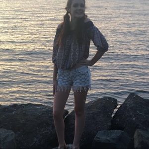 🌼White Floral Fringe Jean Shorts🌼